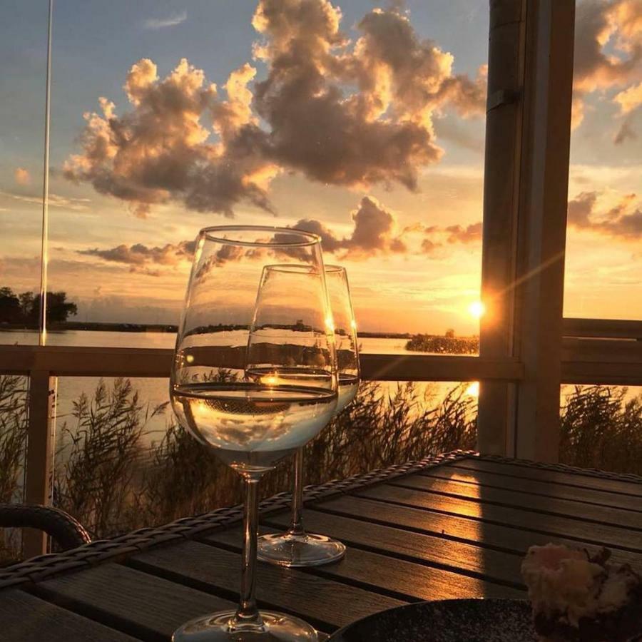Sunset Dream Apartment With A Panoramic Seaview Haapsalu Exterior foto